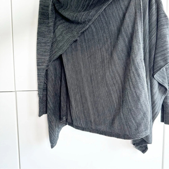 Converse One Star Sweater Poncho Dark Gray Size Medium Long Sleeve Split Hem - Picture 5 of 7